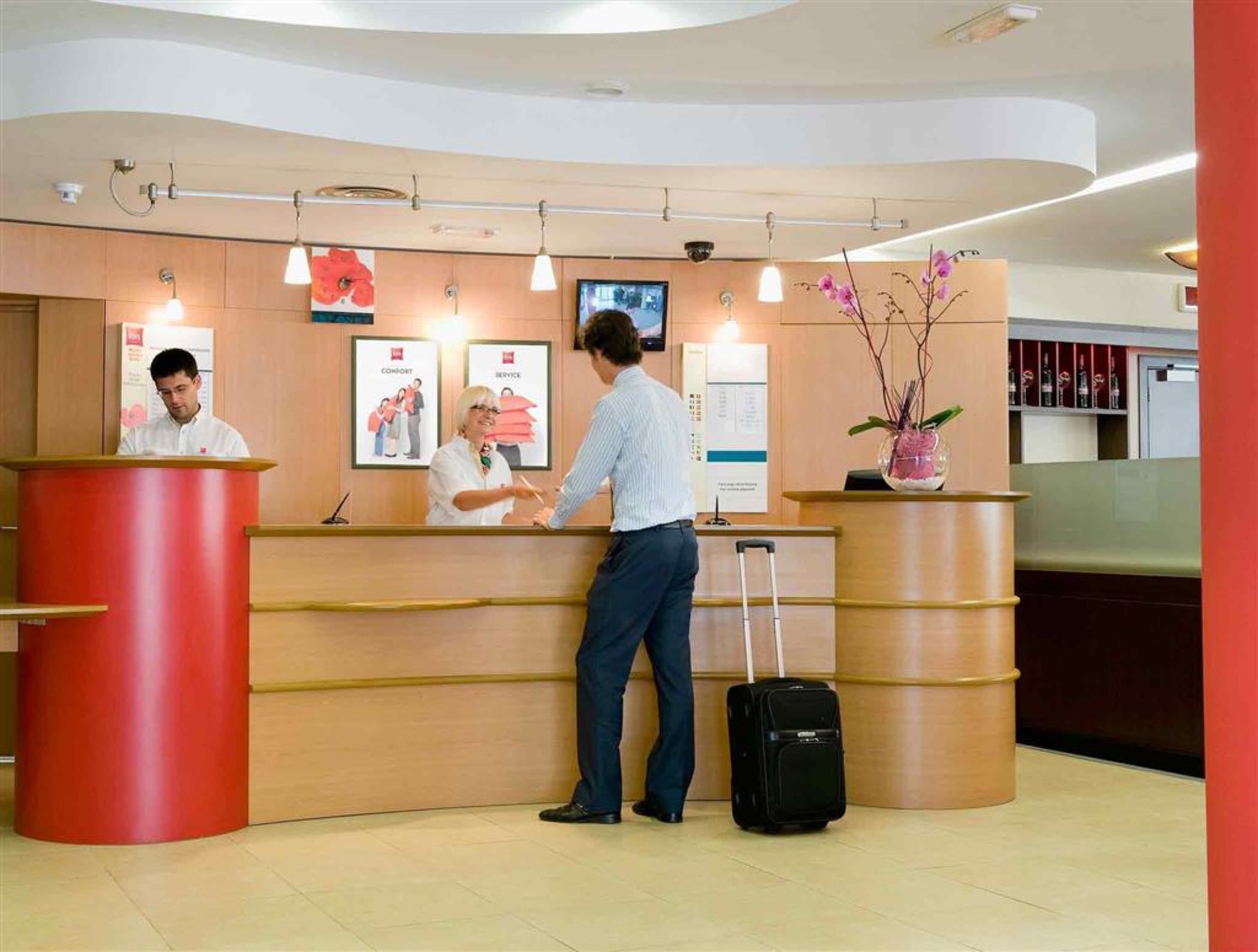 Ibis Madrid Calle Alcala Exterior photo
